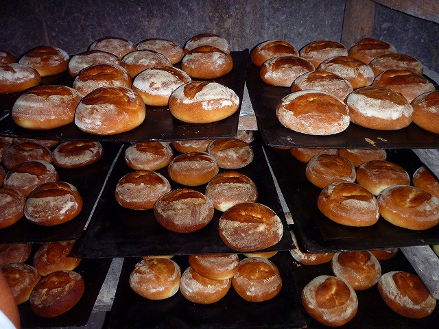 天然釜で焼いたパン（グアテマラ）